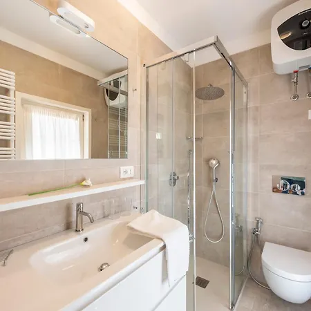 Wonderful With Sea View Terrace In Mulinetti
